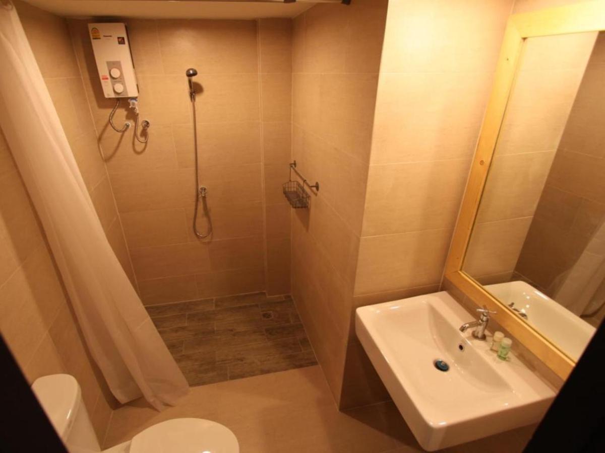 P24 At Kaset Hotel Bangkok Eksteriør billede